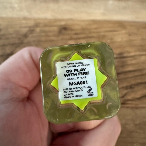 NEW IN BOX Youth Foria Dewy Gloss ~ play With Fire (09) ~ Hydrating Lip Gloss - Picture 11 of 11